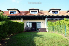 Chalet Adosado Proa - Parking y jardín con impresionantes vistas a la Ría de San Vicente de la Barquera